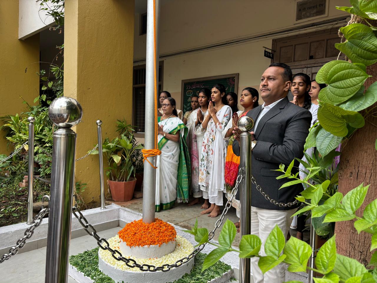स्वातंत्र्यदिन श्रीमती रमाबाई रानडे प्रौढ स्त्री हायस्कूल व कै.सौ